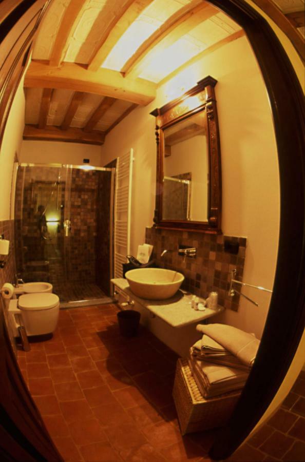 Albergo Ristorante Garibaldi Cisterna d'Asti Bagian luar foto
